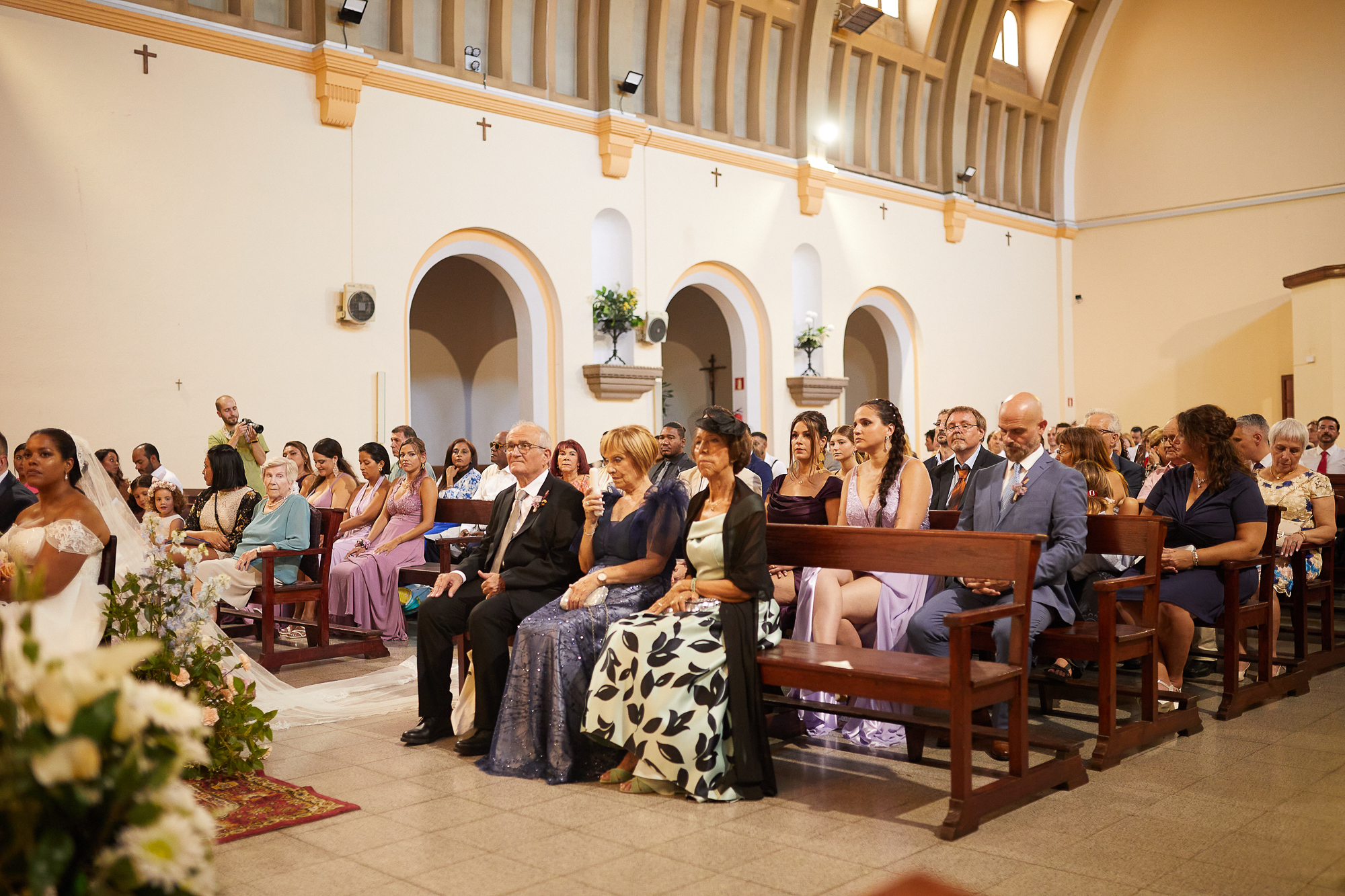 invitados a la boda en la inglesia