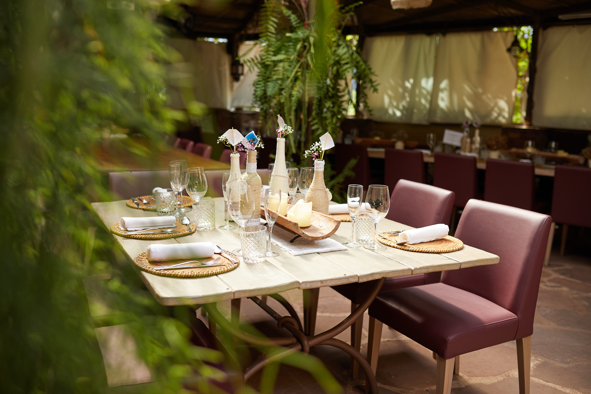 decoración de la mesa de invitados