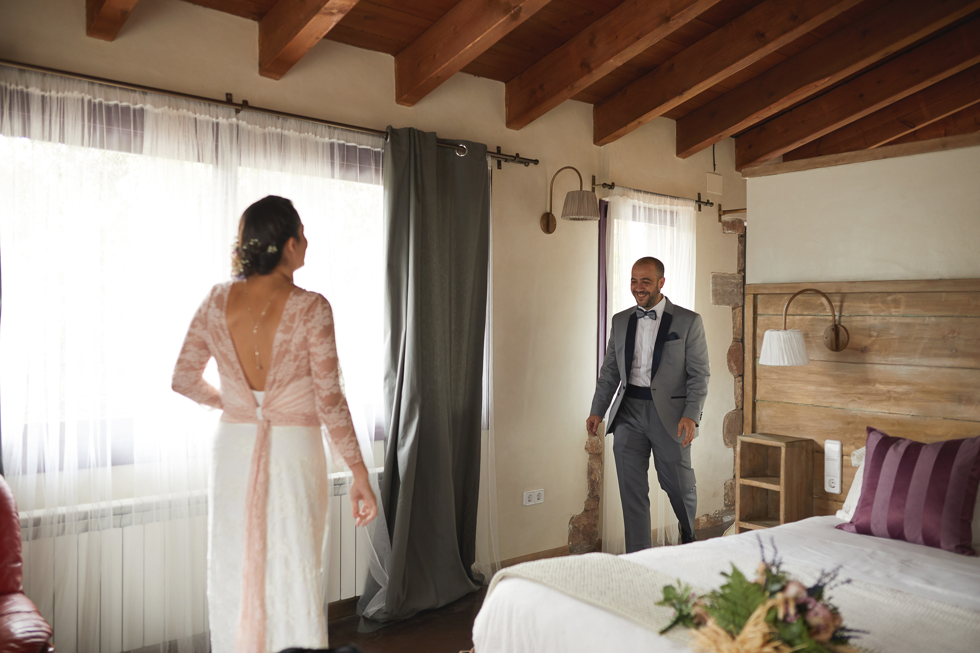 los novios se ven por primera vez