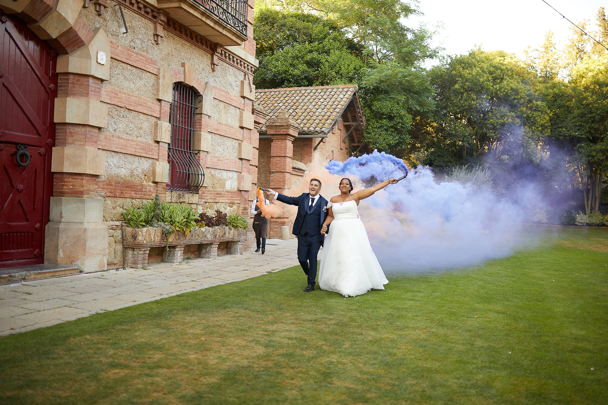 entrada de los novios con bengalas