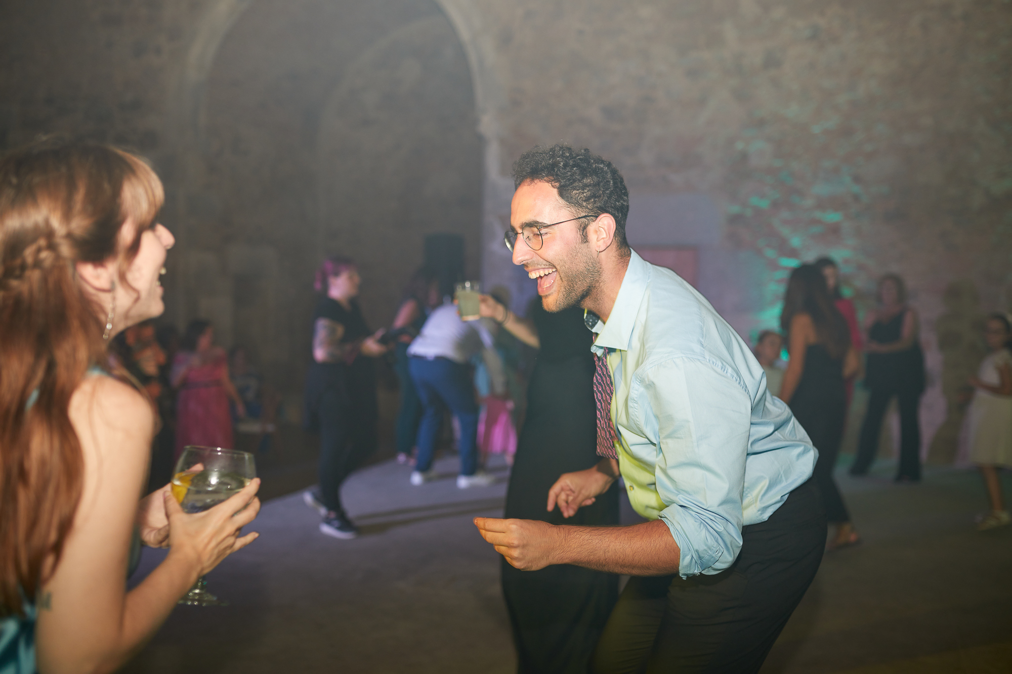 invitado bailando