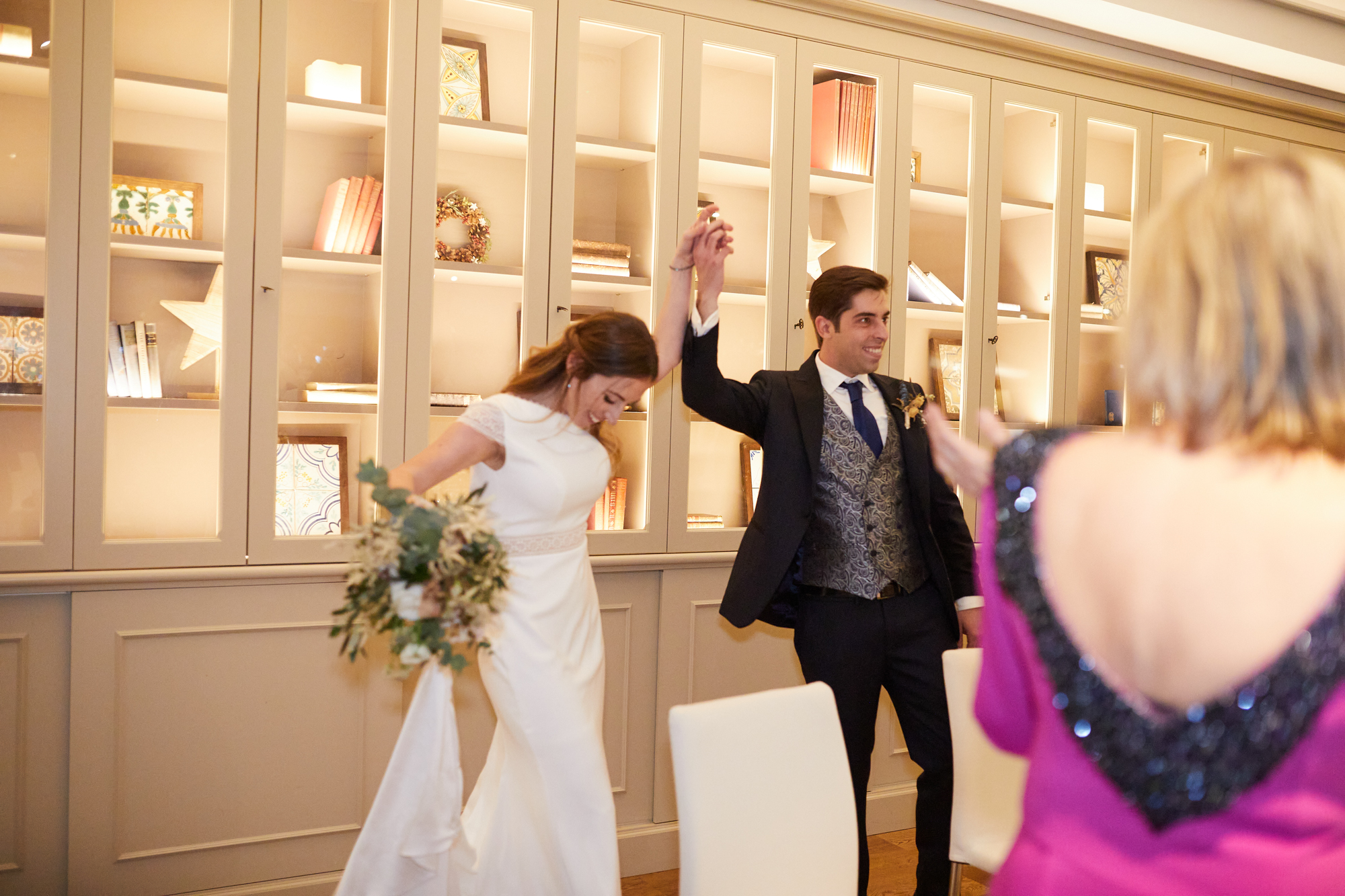 los novios en el banquete de bodas