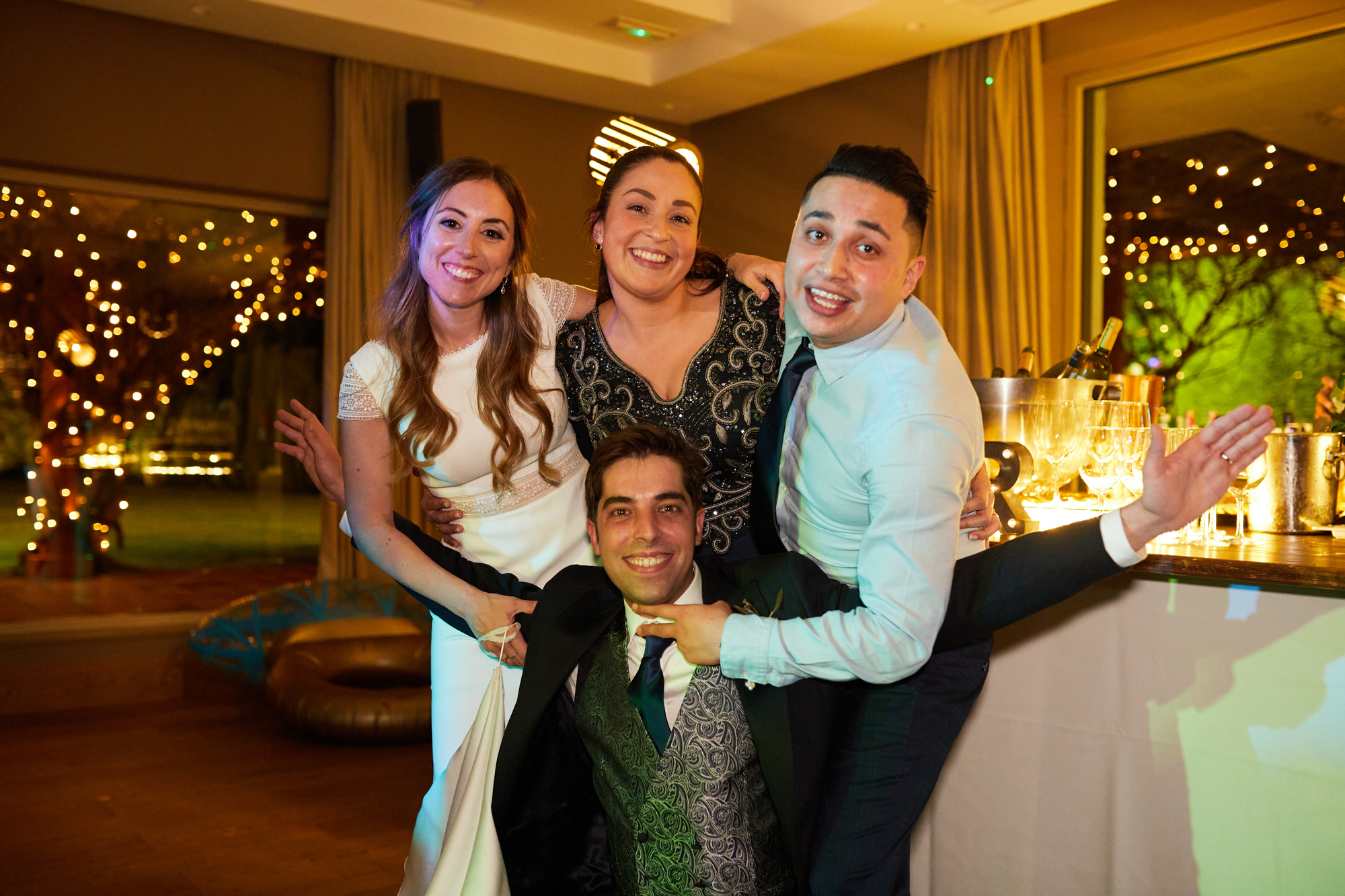 novio en la fiesta de boda