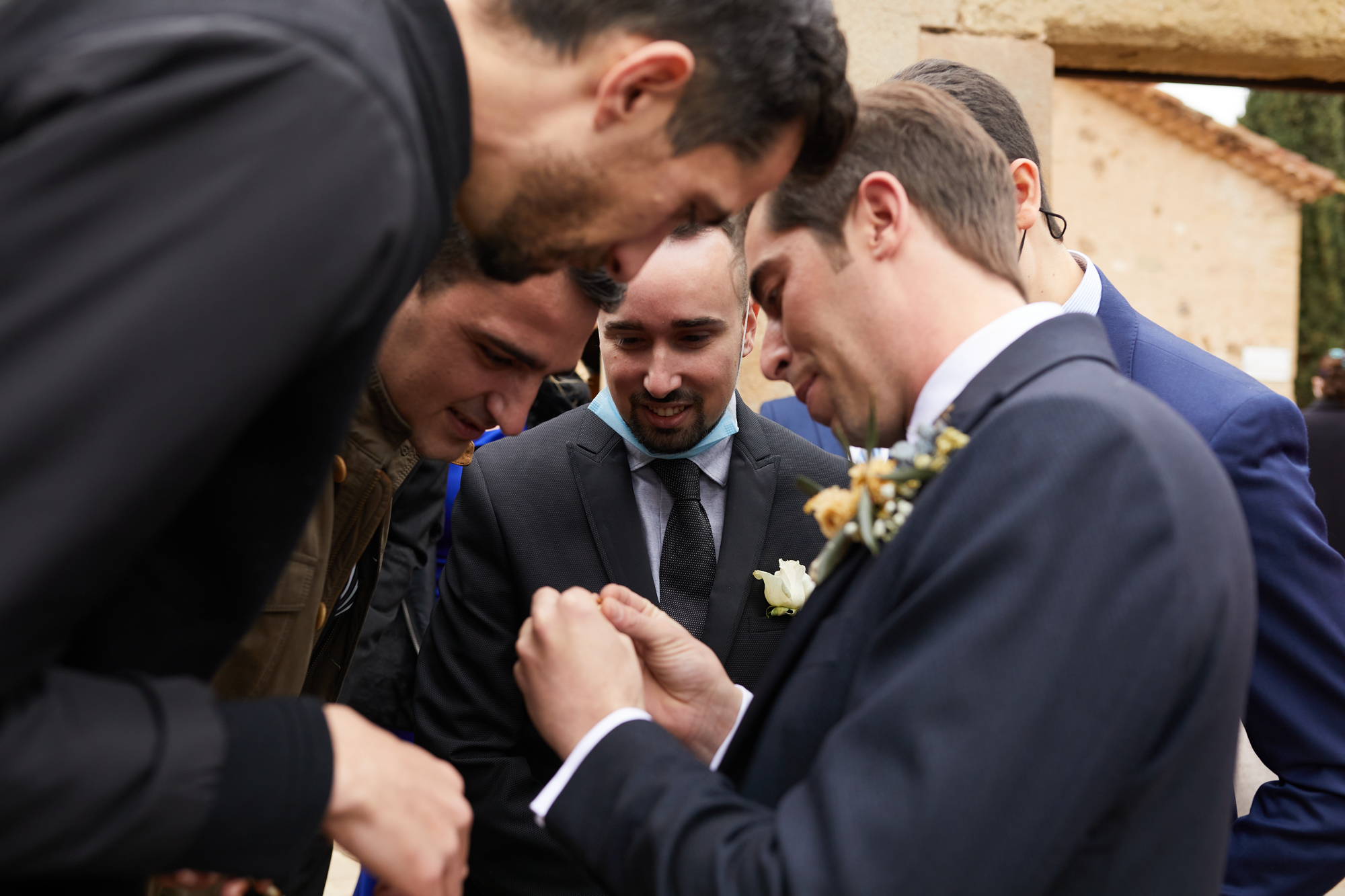 salida de los novios de la iglesia