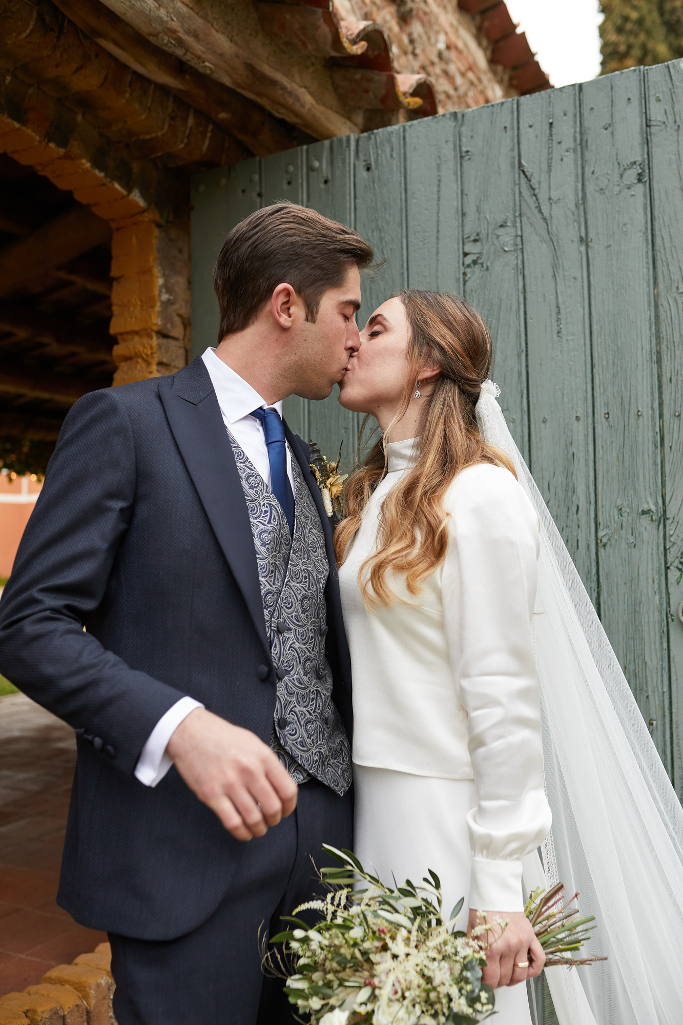 beso recien casados