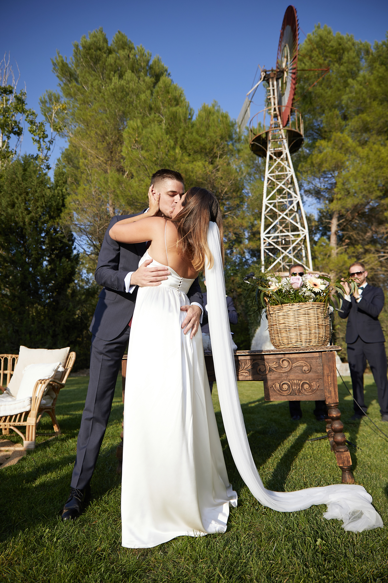 beso de recien casados