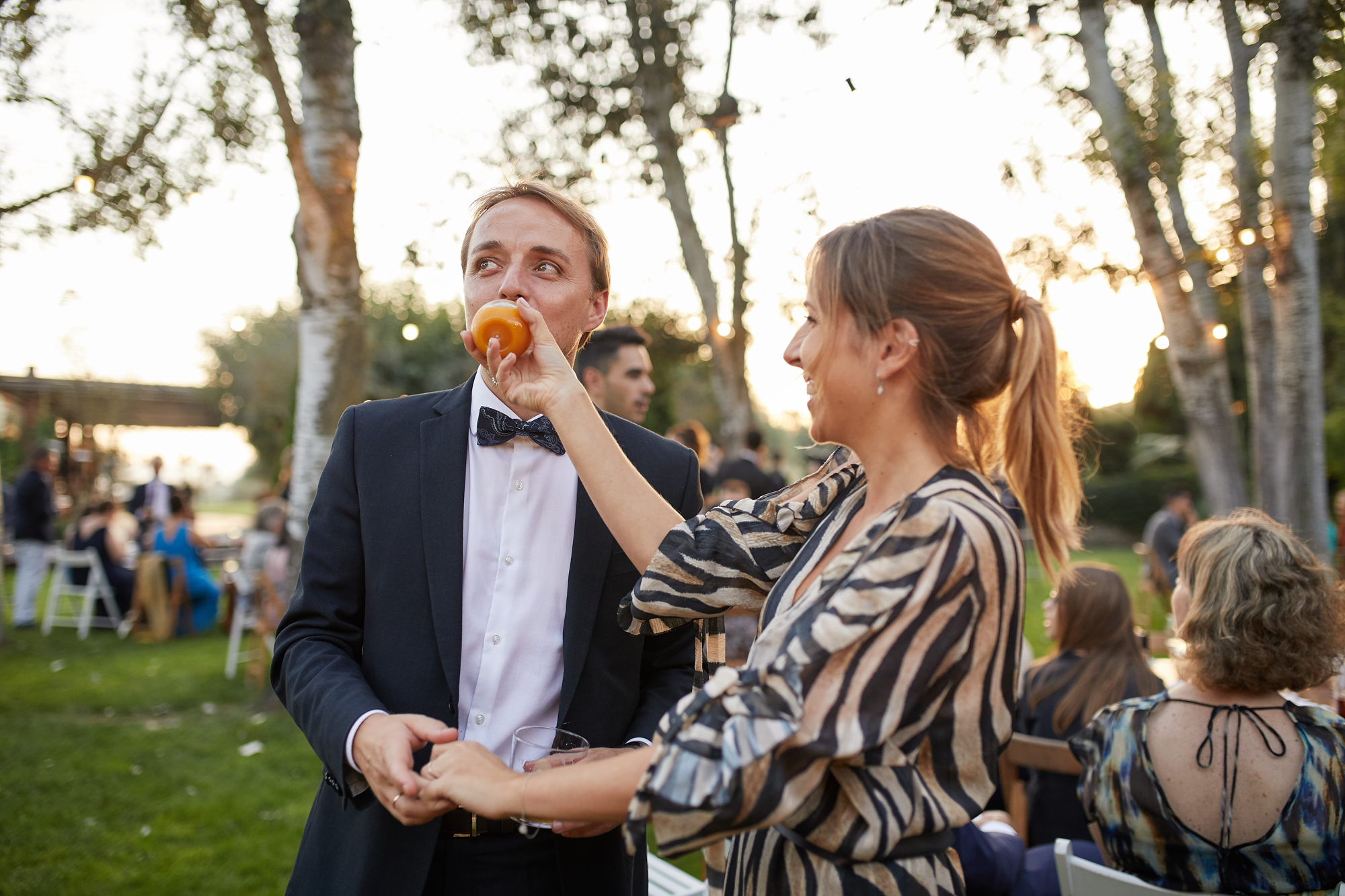 invitados a la fiesta de bodas