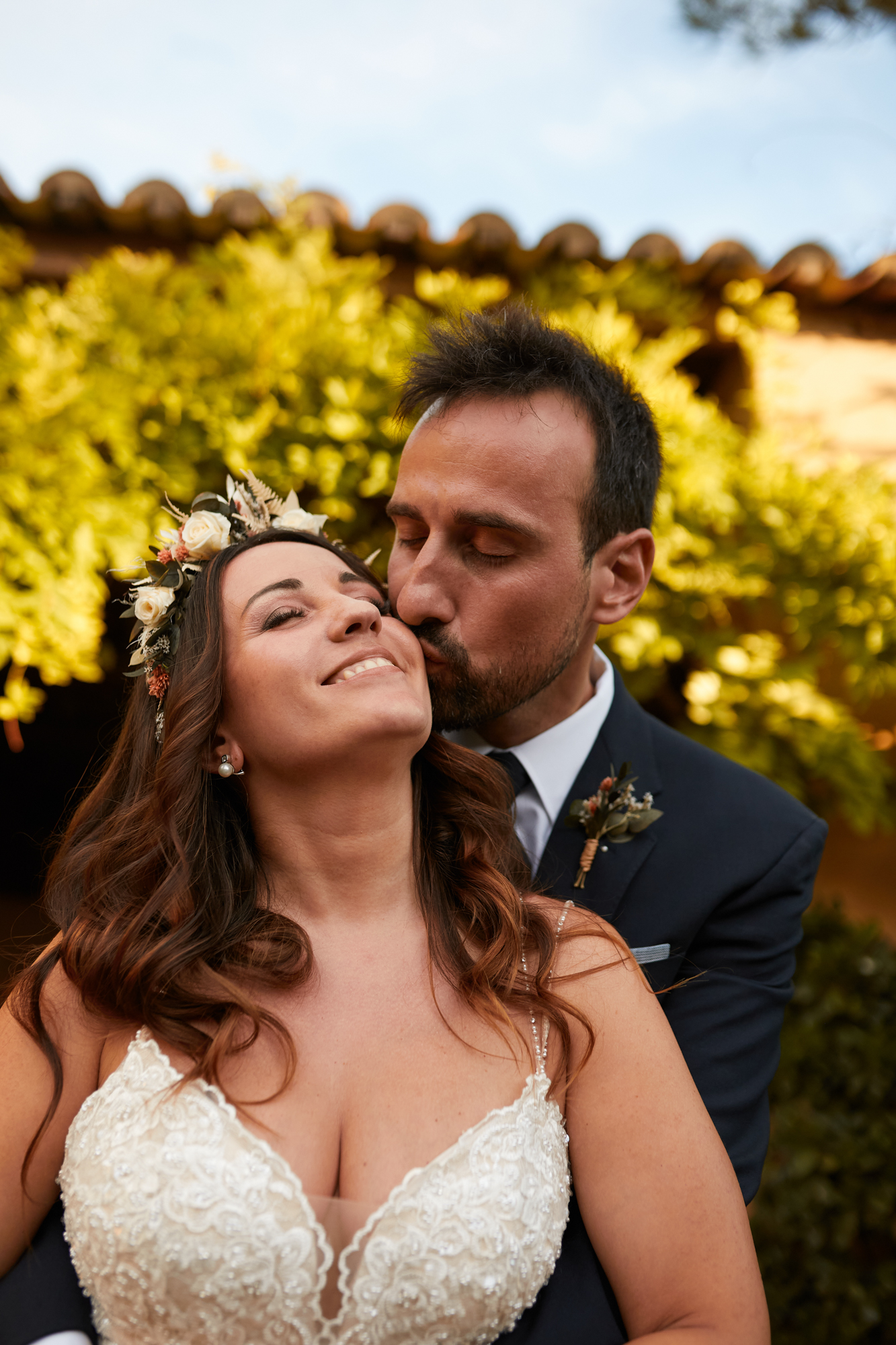 beso recien casados
